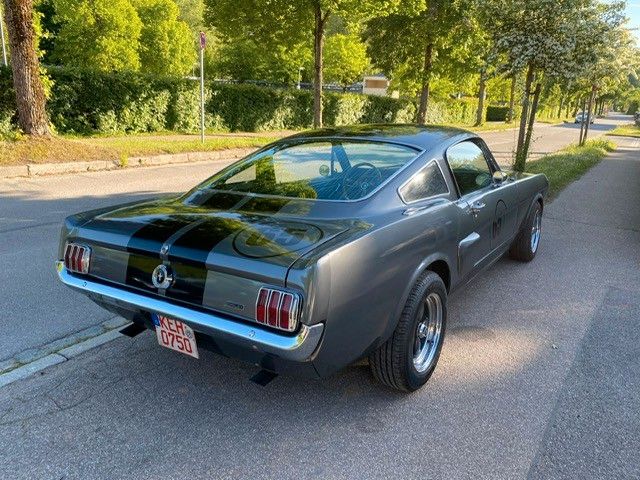 1965 Ford Mustang Fastback grau4