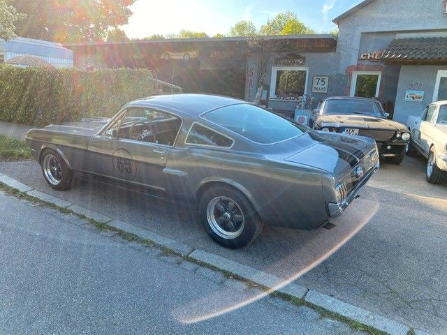 1965 Ford Mustang Fastback grau5
